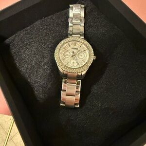 EyeCatching Silver Fossil Watch